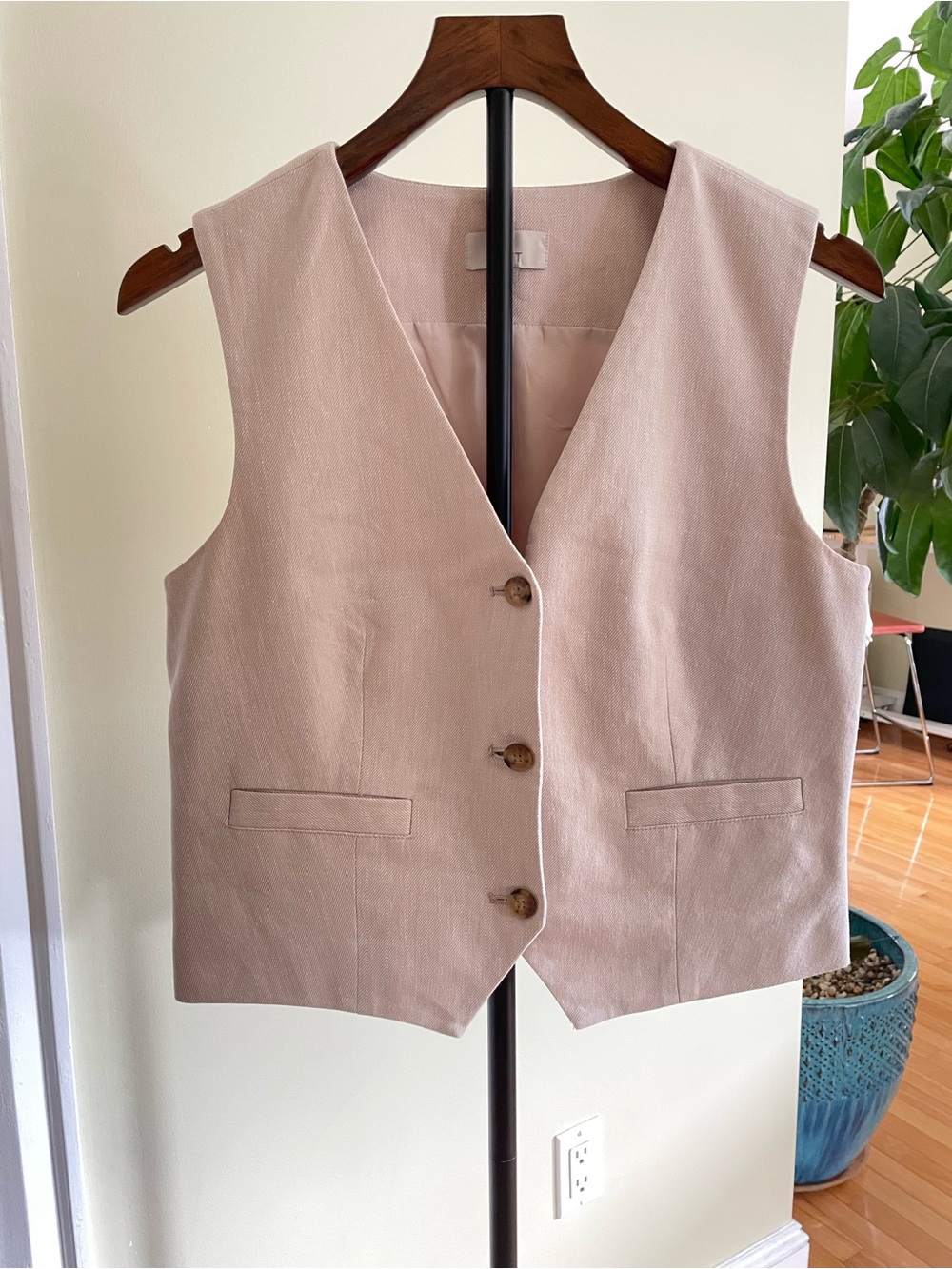 Loft S Women's tan Vest - Classic Tailored Style
